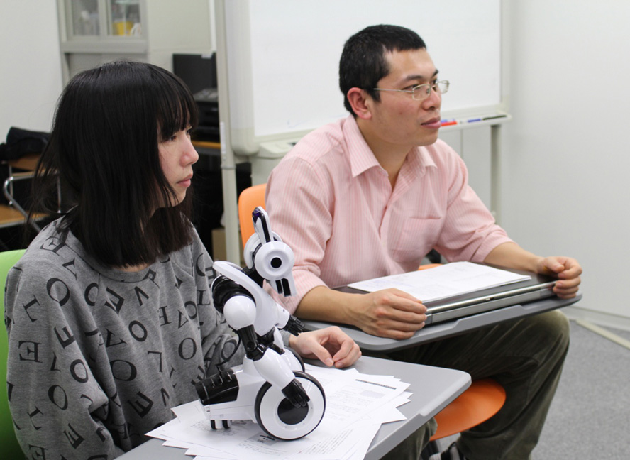 「会話型ロボット」で入院患者の孤独を癒したい