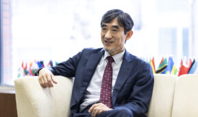 The Worldfolioに炭谷俊樹学長の取材が公開